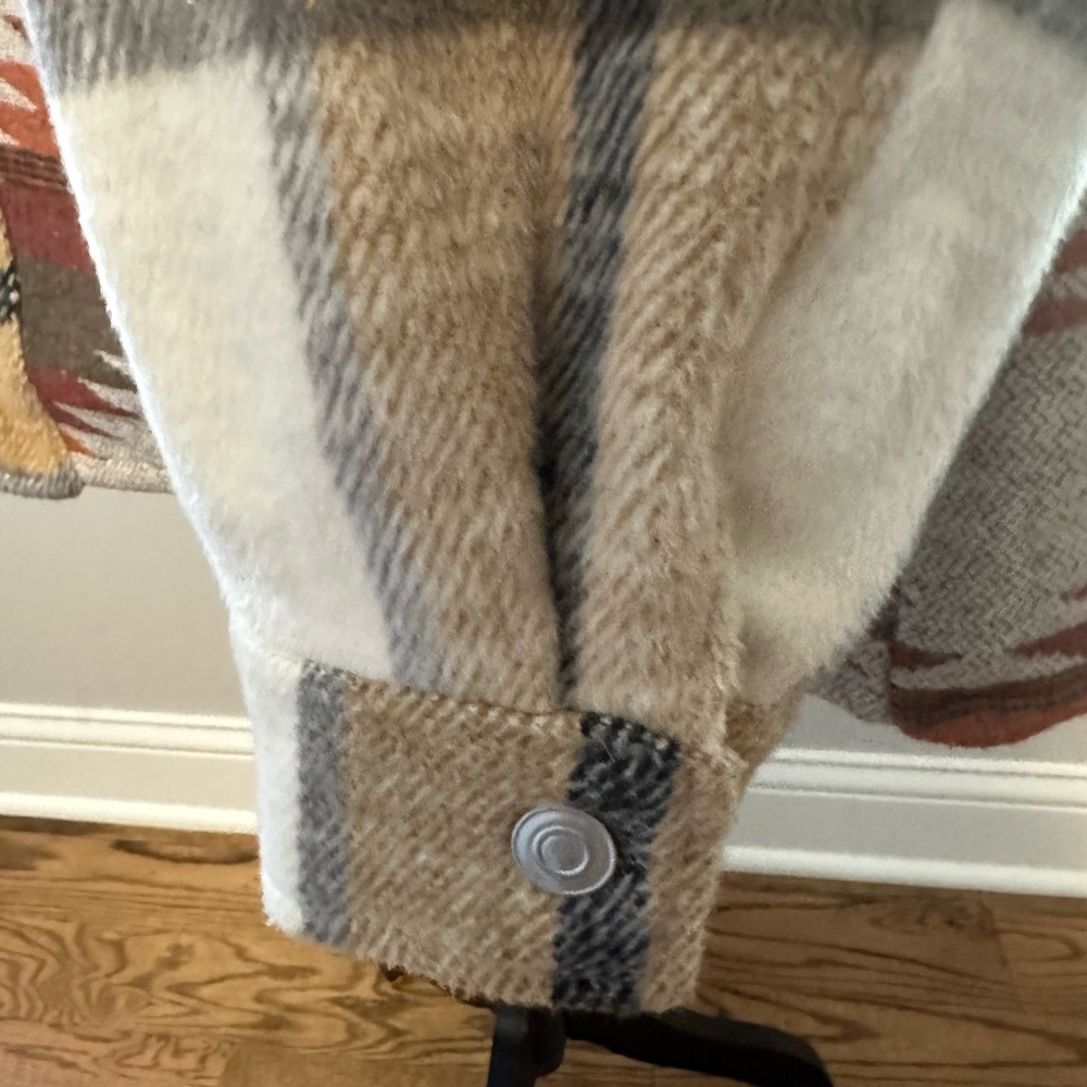 Fall fun Aztec design shacket - Picture 5 of 5